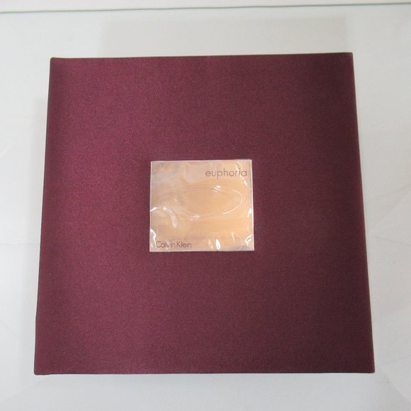 Euphoria Calvin Klein Gift Box - Picture 1 of 4